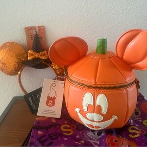 NWT Disney Loungefly Orange Pumpkin Mickey Mouse Glow in the Dark Crossbody